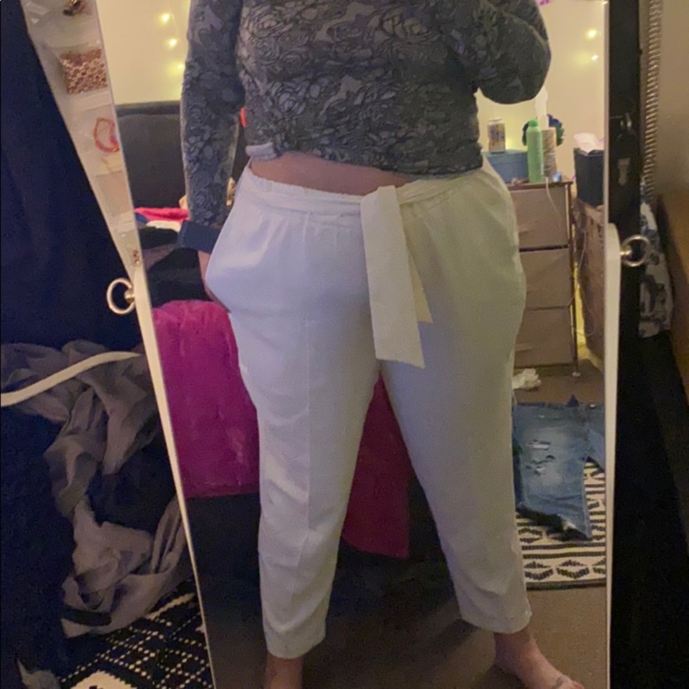 NWT slightly off white tapered ankle dress pants